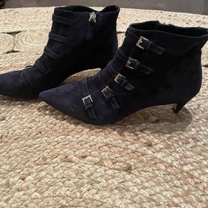 Nine West Zydeco navy suede kitten heel booties